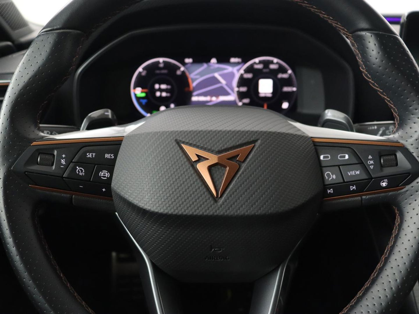 CUPRA Leon 1.4 e-Hybrid | Stoel & stuurverwarming | Camera | Carplay | Sfeerverlichting | Navigatie | Keyless | Full LED | Sportstoelen | PHEV