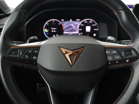 CUPRA Leon 1.4 e-Hybrid | Stoel & stuurverwarming | Camera | Carplay | Sfeerverlichting | Navigatie | Keyless | Full LED | Sportstoelen | PHEV