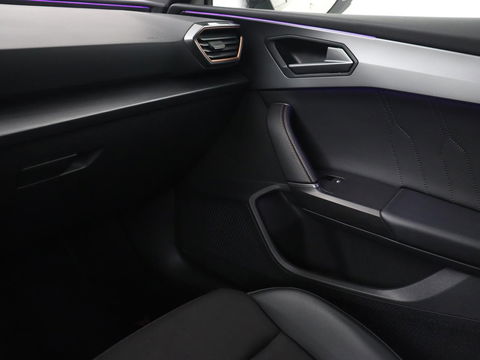 CUPRA Leon 1.4 e-Hybrid | Stoel & stuurverwarming | Camera | Carplay | Sfeerverlichting | Navigatie | Keyless | Full LED | Sportstoelen | PHEV