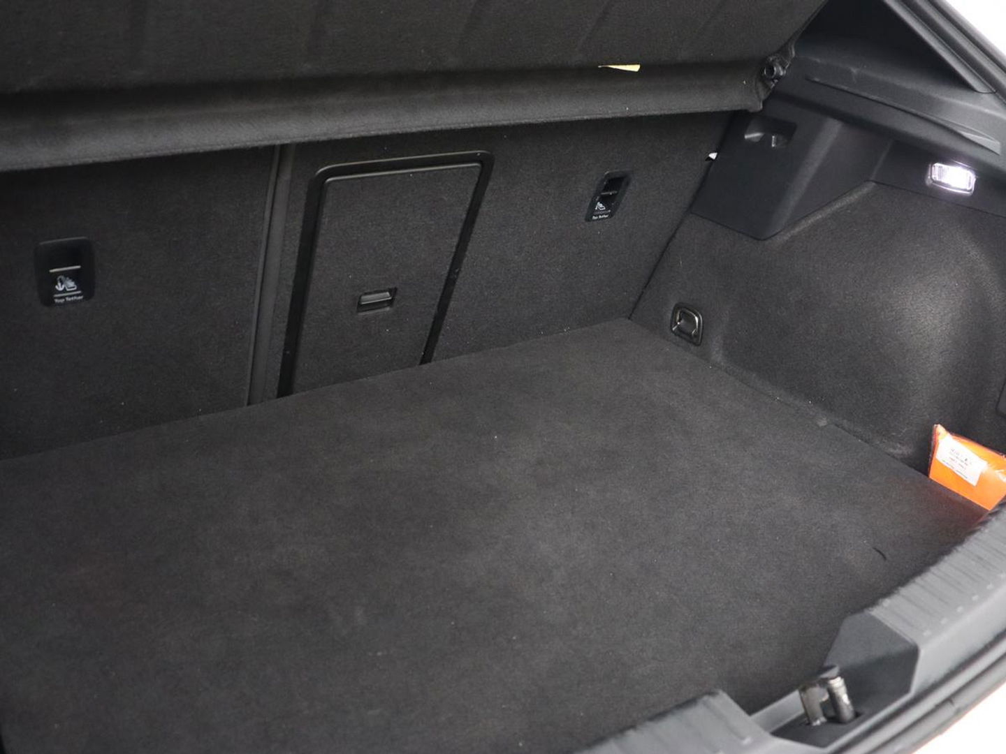 CUPRA Leon 1.4 e-Hybrid | Stoel & stuurverwarming | Camera | Carplay | Sfeerverlichting | Navigatie | Keyless | Full LED | Sportstoelen | PHEV