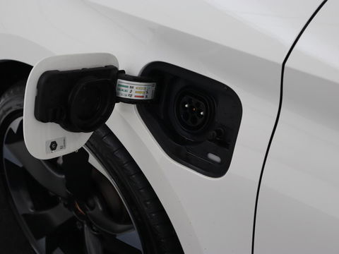 CUPRA Leon 1.4 e-Hybrid | Stoel & stuurverwarming | Camera | Carplay | Sfeerverlichting | Navigatie | Keyless | Full LED | Sportstoelen | PHEV