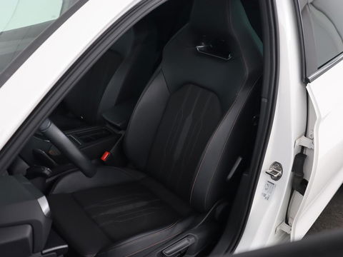 CUPRA Leon 1.4 e-Hybrid | Stoel & stuurverwarming | Camera | Carplay | Sfeerverlichting | Navigatie | Keyless | Full LED | Sportstoelen | PHEV