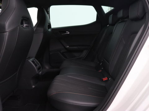 CUPRA Leon 1.4 e-Hybrid | Stoel & stuurverwarming | Camera | Carplay | Sfeerverlichting | Navigatie | Keyless | Full LED | Sportstoelen | PHEV