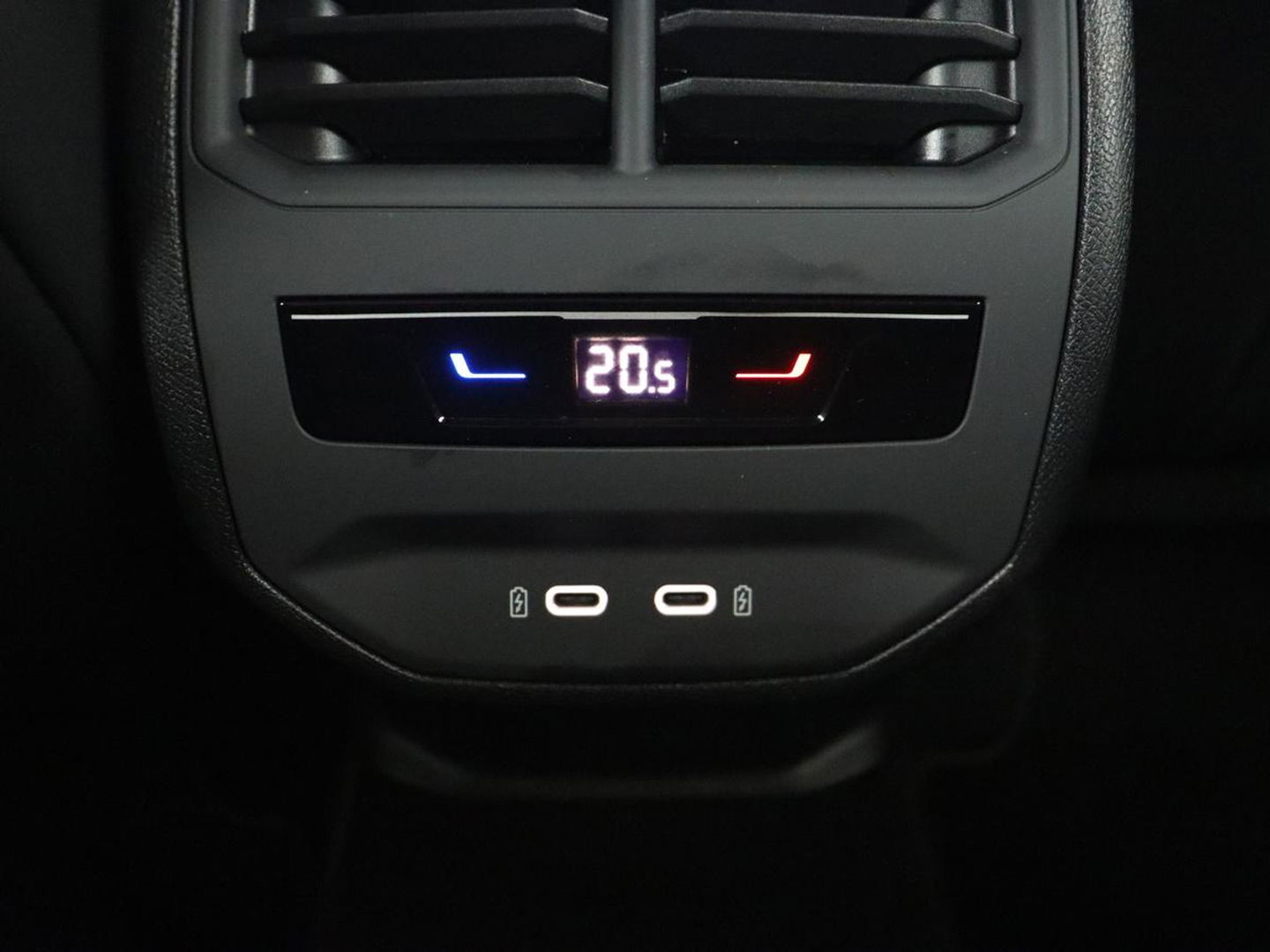 CUPRA Leon 1.4 e-Hybrid | Stoel & stuurverwarming | Camera | Carplay | Sfeerverlichting | Navigatie | Keyless | Full LED | Sportstoelen | PHEV