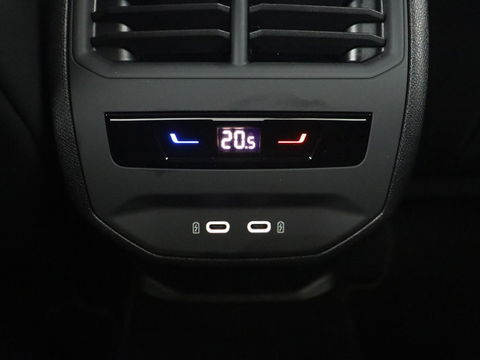 CUPRA Leon 1.4 e-Hybrid | Stoel & stuurverwarming | Camera | Carplay | Sfeerverlichting | Navigatie | Keyless | Full LED | Sportstoelen | PHEV