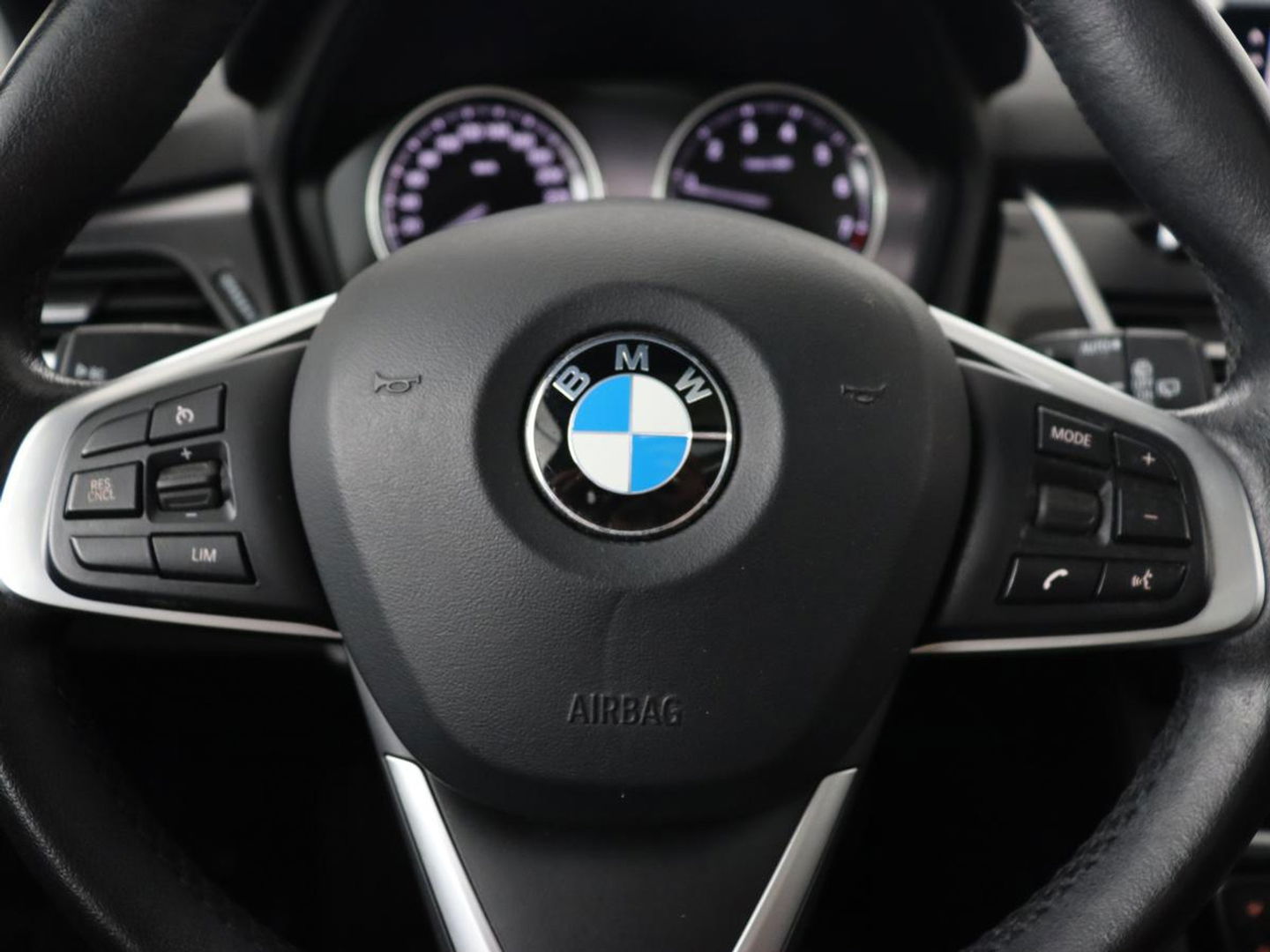 BMW 2 Serie Gran Tourer 220i 7-persoons High Executive Edition | Panoramadak | Leder | Stoelverwarming | Trekhaak | Head-Up | Camera | Sport Line | Sportstoelen | Navigatie | Full LED
