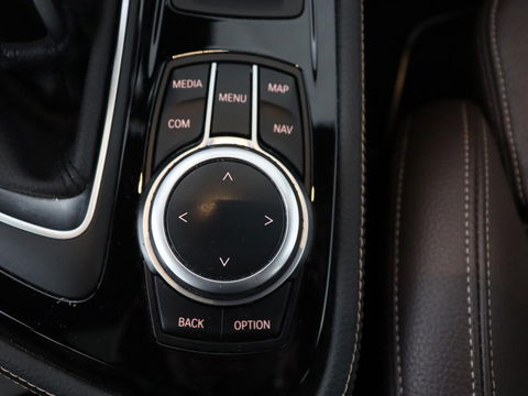 BMW 2 Serie Gran Tourer 220i 7-persoons High Executive Edition | Panoramadak | Leder | Stoelverwarming | Trekhaak | Head-Up | Camera | Sport Line | Sportstoelen | Navigatie | Full LED