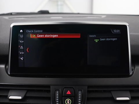 BMW 2 Serie Gran Tourer 220i 7-persoons High Executive Edition | Panoramadak | Leder | Stoelverwarming | Trekhaak | Head-Up | Camera | Sport Line | Sportstoelen | Navigatie | Full LED