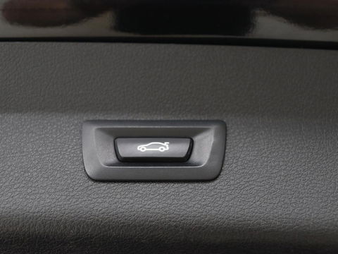 BMW 2 Serie Gran Tourer 220i 7-persoons High Executive Edition | Panoramadak | Leder | Stoelverwarming | Trekhaak | Head-Up | Camera | Sport Line | Sportstoelen | Navigatie | Full LED