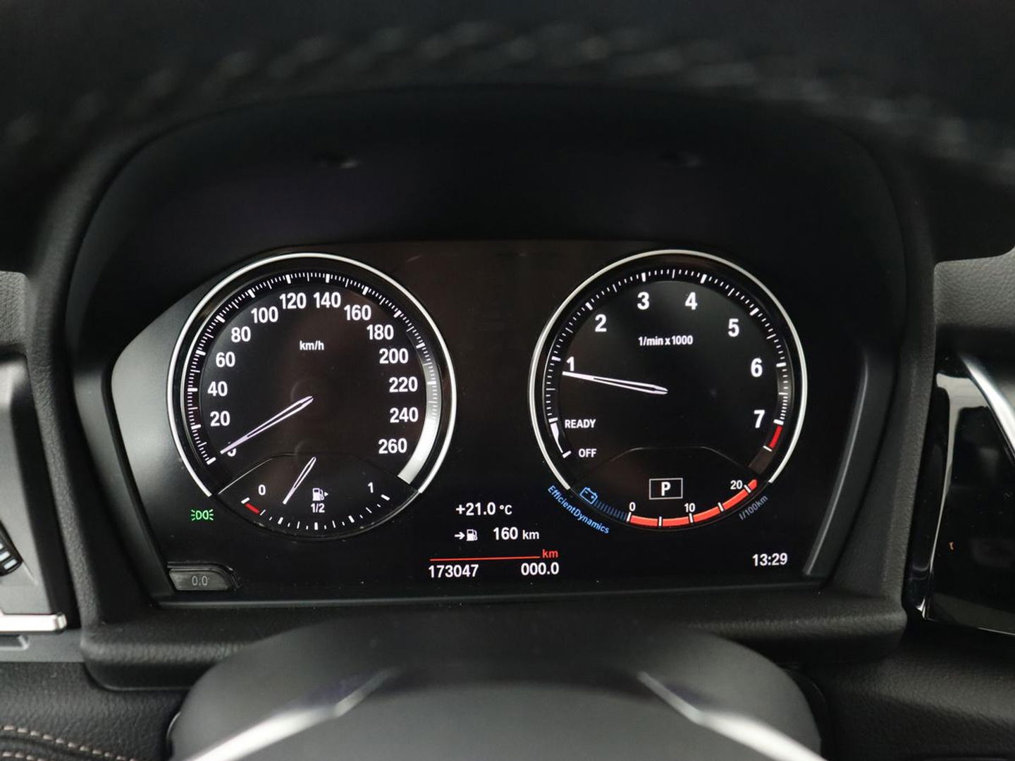 BMW 2 Serie Gran Tourer 220i 7-persoons High Executive Edition | Panoramadak | Leder | Stoelverwarming | Trekhaak | Head-Up | Camera | Sport Line | Sportstoelen | Navigatie | Full LED