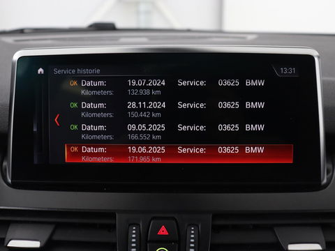 BMW 2 Serie Gran Tourer 220i 7-persoons High Executive Edition | Panoramadak | Leder | Stoelverwarming | Trekhaak | Head-Up | Camera | Sport Line | Sportstoelen | Navigatie | Full LED
