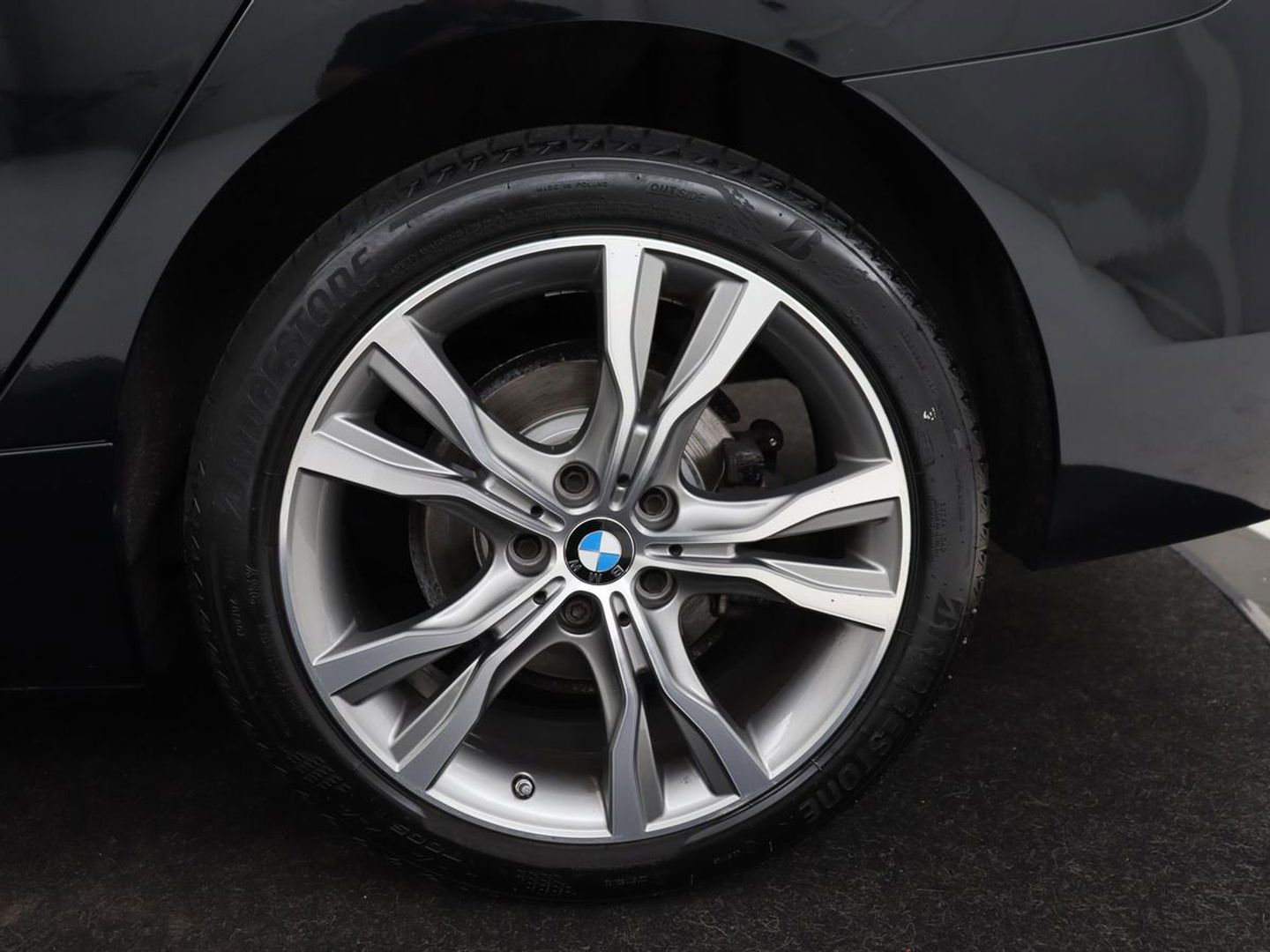 BMW 2 Serie Gran Tourer 220i 7-persoons High Executive Edition | Panoramadak | Leder | Stoelverwarming | Trekhaak | Head-Up | Camera | Sport Line | Sportstoelen | Navigatie | Full LED