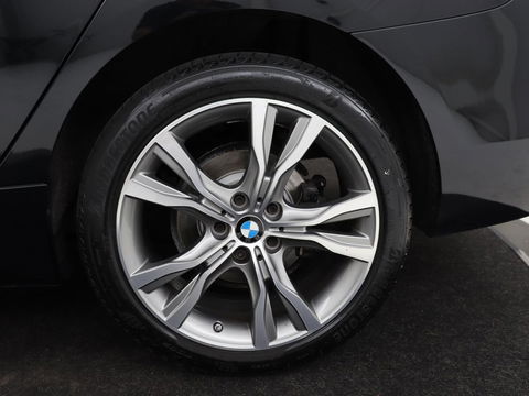 BMW 2 Serie Gran Tourer 220i 7-persoons High Executive Edition | Panoramadak | Leder | Stoelverwarming | Trekhaak | Head-Up | Camera | Sport Line | Sportstoelen | Navigatie | Full LED