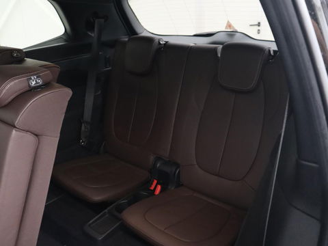 BMW 2 Serie Gran Tourer 220i 7-persoons High Executive Edition | Panoramadak | Leder | Stoelverwarming | Trekhaak | Head-Up | Camera | Sport Line | Sportstoelen | Navigatie | Full LED