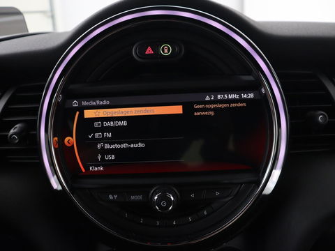 MINI Mini Electric Charged 33 kWh | Leder | Stoelverwarming | Head-Up | Harman/Kardon | Keyless | Full LED | Camera | Climate control | Cruise control