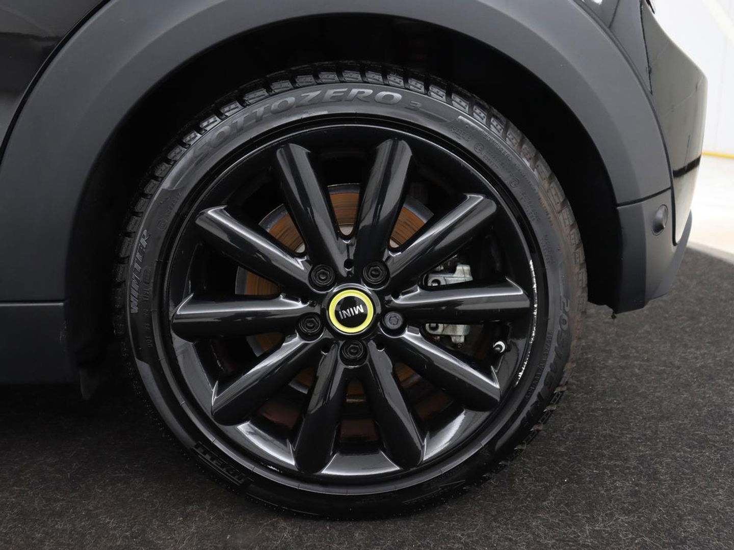 MINI Mini Electric Charged 33 kWh | Leder | Stoelverwarming | Head-Up | Harman/Kardon | Keyless | Full LED | Camera | Climate control | Cruise control