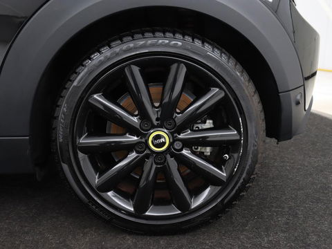 MINI Mini Electric Charged 33 kWh | Leder | Stoelverwarming | Head-Up | Harman/Kardon | Keyless | Full LED | Camera | Climate control | Cruise control