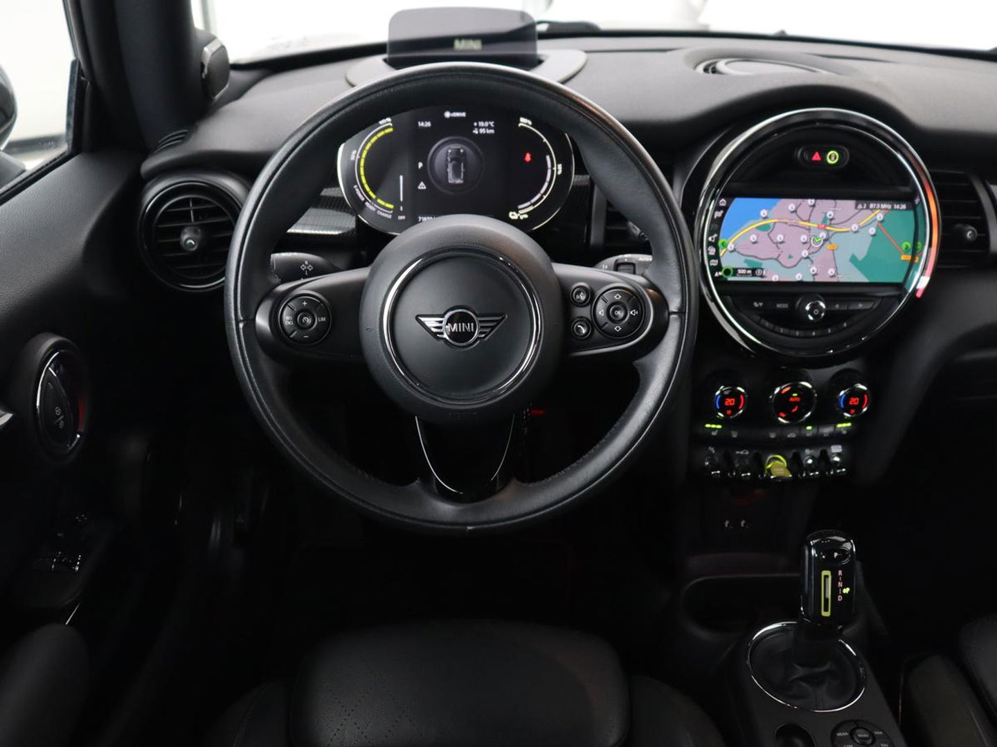MINI Mini Electric Charged 33 kWh | Leder | Stoelverwarming | Head-Up | Harman/Kardon | Keyless | Full LED | Camera | Climate control | Cruise control