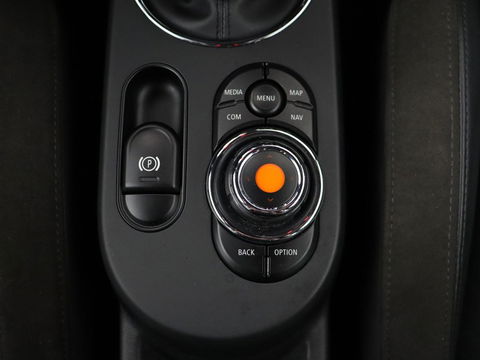MINI Mini Electric Charged 33 kWh | Leder | Stoelverwarming | Head-Up | Harman/Kardon | Keyless | Full LED | Camera | Climate control | Cruise control