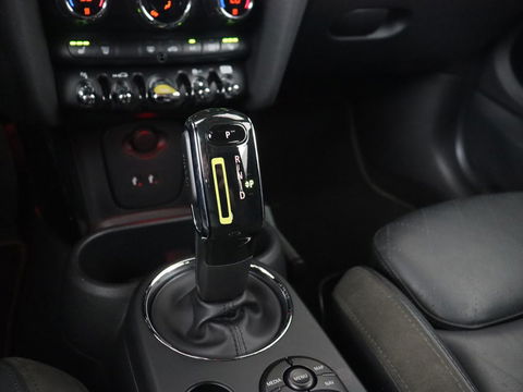 MINI Mini Electric Charged 33 kWh | Leder | Stoelverwarming | Head-Up | Harman/Kardon | Keyless | Full LED | Camera | Climate control | Cruise control