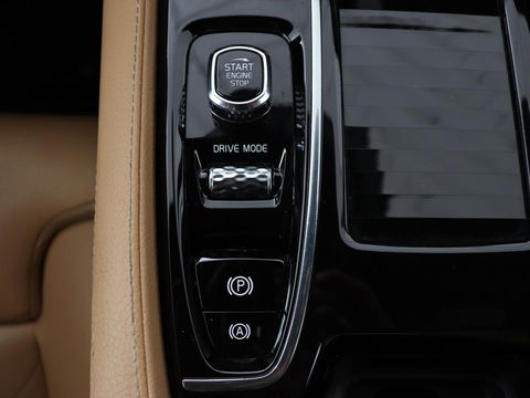 Volvo V60 2.0 T8 Recharge AWD Inscription | Panoramadak | Head-Up | Leder | Harman/Kardon | Trekhaak | Stoelverwarming | 360 Camera | Adaptive cruise | Carplay | Navigatie