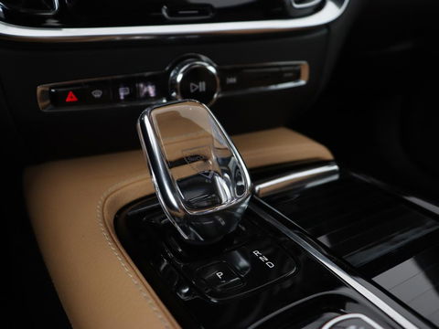 Volvo V60 2.0 T8 Recharge AWD Inscription | Panoramadak | Head-Up | Leder | Harman/Kardon | Trekhaak | Stoelverwarming | 360 Camera | Adaptive cruise | Carplay | Navigatie