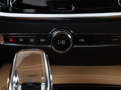 Volvo V60 2.0 T8 Recharge AWD Inscription | Panoramadak | Head-Up | Leder | Harman/Kardon | Trekhaak | Stoelverwarming | 360 Camera | Adaptive cruise | Carplay | Navigatie
