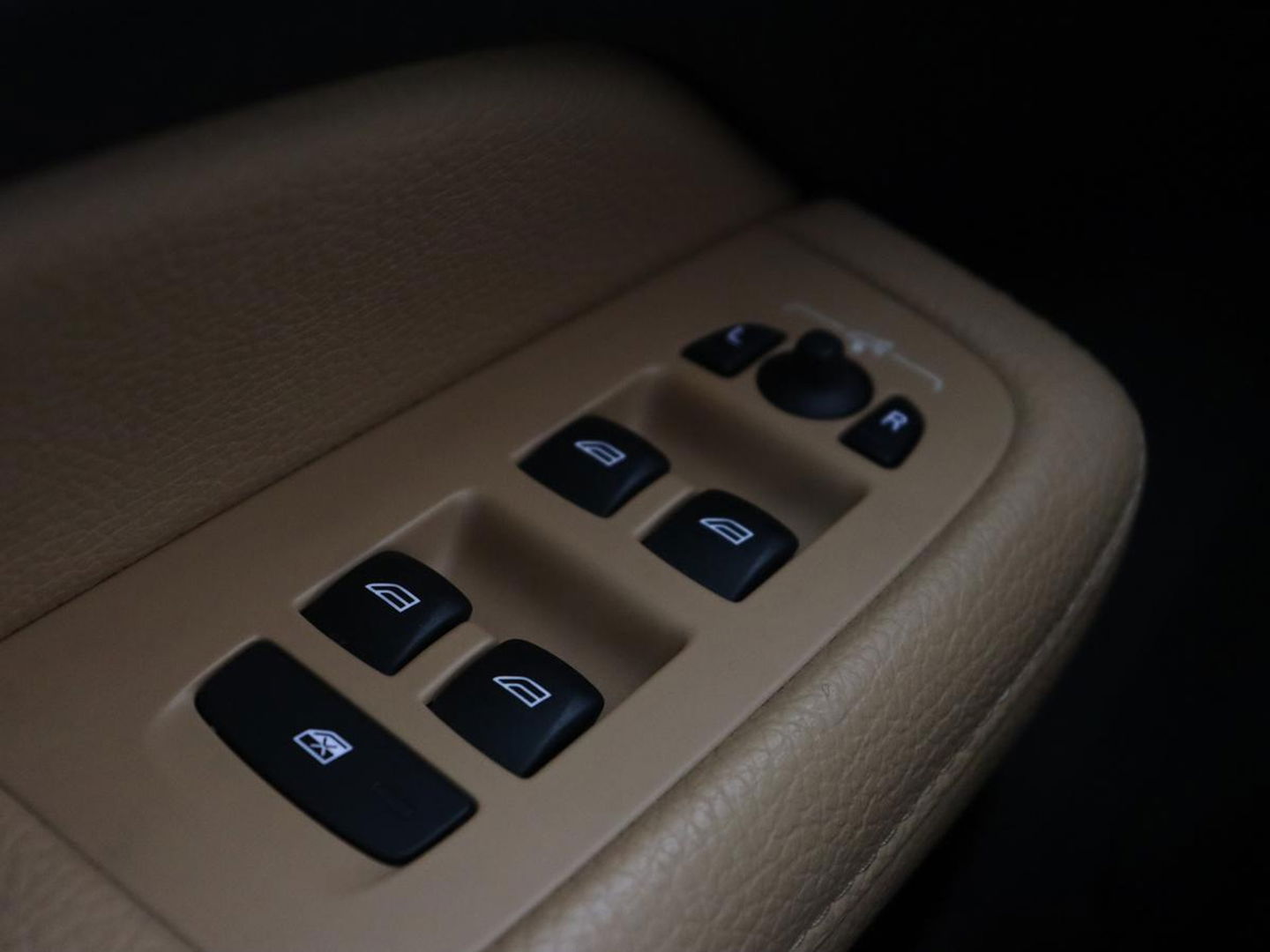 Volvo V60 2.0 T8 Recharge AWD Inscription | Panoramadak | Head-Up | Leder | Harman/Kardon | Trekhaak | Stoelverwarming | 360 Camera | Adaptive cruise | Carplay | Navigatie