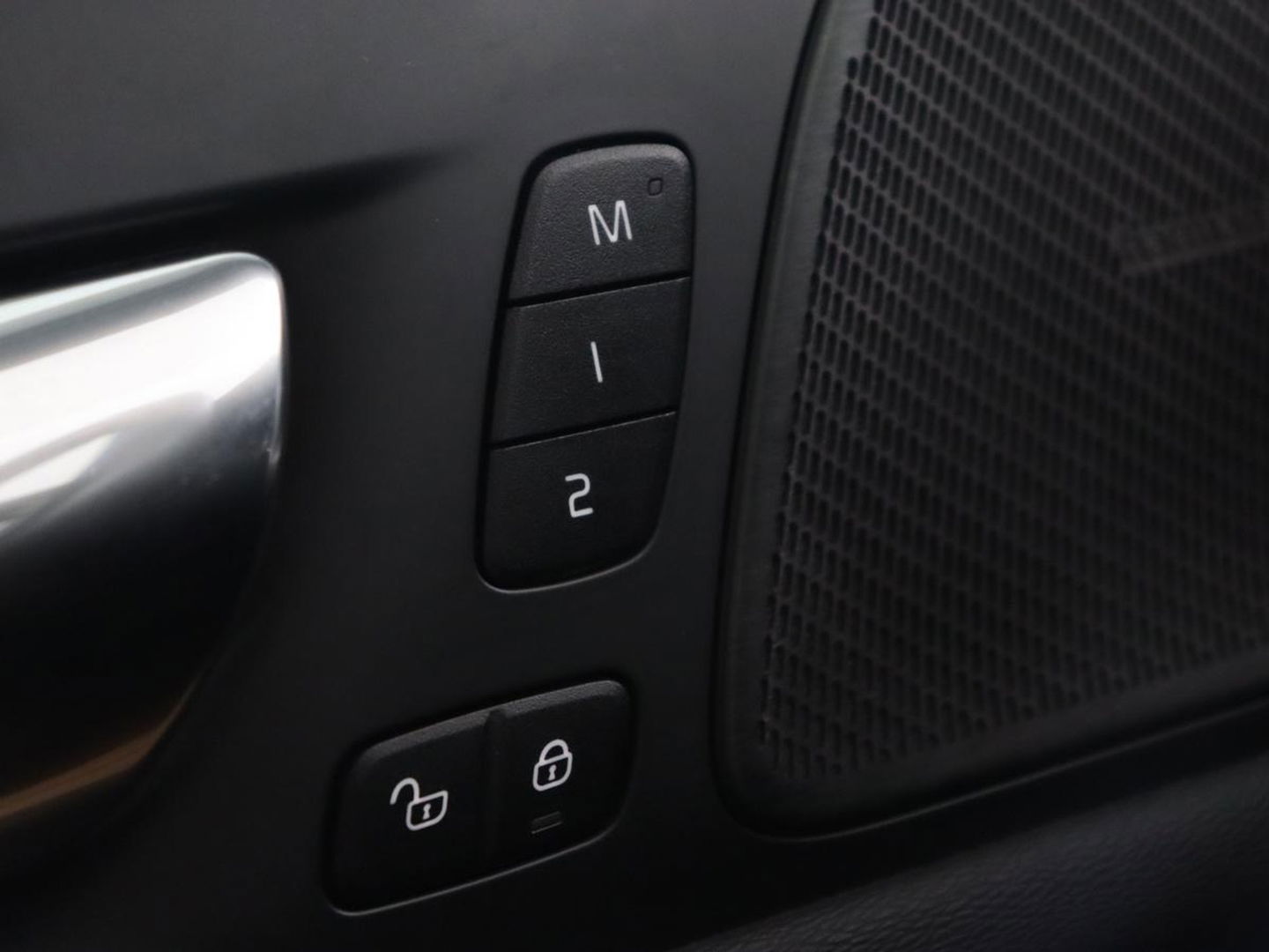 Volvo V60 2.0 T8 Recharge AWD Inscription | Panoramadak | Head-Up | Leder | Harman/Kardon | Trekhaak | Stoelverwarming | 360 Camera | Adaptive cruise | Carplay | Navigatie