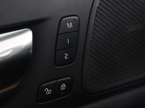 Volvo V60 2.0 T8 Recharge AWD Inscription | Panoramadak | Head-Up | Leder | Harman/Kardon | Trekhaak | Stoelverwarming | 360 Camera | Adaptive cruise | Carplay | Navigatie
