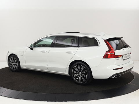 Volvo V60 2.0 T8 Recharge AWD Inscription | Panoramadak | Head-Up | Leder | Harman/Kardon | Trekhaak | Stoelverwarming | 360 Camera | Adaptive cruise | Carplay | Navigatie