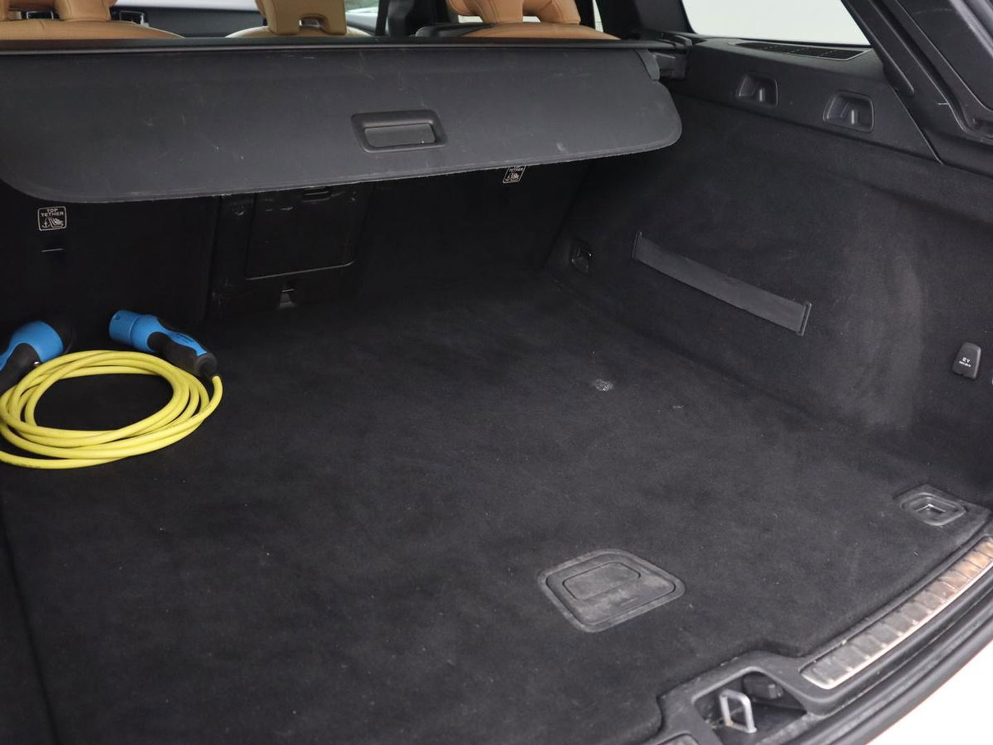 Volvo V60 2.0 T8 Recharge AWD Inscription | Panoramadak | Head-Up | Leder | Harman/Kardon | Trekhaak | Stoelverwarming | 360 Camera | Adaptive cruise | Carplay | Navigatie
