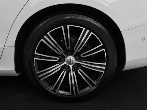 Volvo V60 2.0 T8 Recharge AWD Inscription | Panoramadak | Head-Up | Leder | Harman/Kardon | Trekhaak | Stoelverwarming | 360 Camera | Adaptive cruise | Carplay | Navigatie