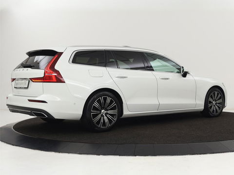 Volvo V60 2.0 T8 Recharge AWD Inscription | Panoramadak | Head-Up | Leder | Harman/Kardon | Trekhaak | Stoelverwarming | 360 Camera | Adaptive cruise | Carplay | Navigatie
