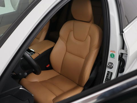Volvo V60 2.0 T8 Recharge AWD Inscription | Panoramadak | Head-Up | Leder | Harman/Kardon | Trekhaak | Stoelverwarming | 360 Camera | Adaptive cruise | Carplay | Navigatie
