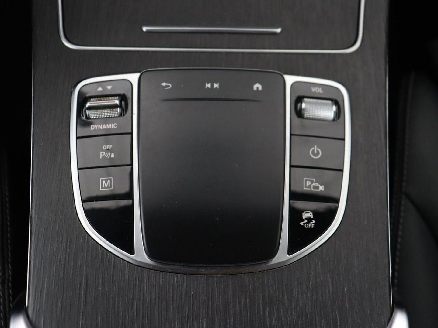 Mercedes-Benz GLC 300de 4MATIC AMG Night | Panoramadak | Adaptive cruise | Trekhaak | Stoelverwarming | Carplay | Leder/Alcantara | Digital Cockpit | 360 Camera | Park Assist