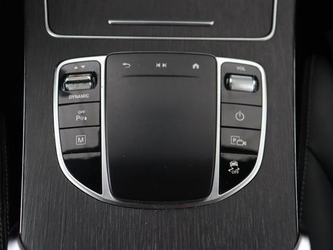 Mercedes-Benz GLC 300de 4MATIC AMG Night | Panoramadak | Adaptive cruise | Trekhaak | Stoelverwarming | Carplay | Leder/Alcantara | Digital Cockpit | 360 Camera | Park Assist