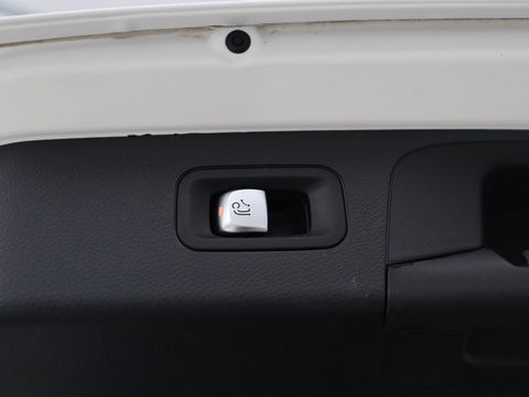 Mercedes-Benz GLC 300de 4MATIC AMG Night | Panoramadak | Adaptive cruise | Trekhaak | Stoelverwarming | Carplay | Leder/Alcantara | Digital Cockpit | 360 Camera | Park Assist