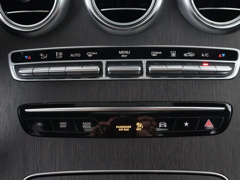 Mercedes-Benz GLC 300de 4MATIC AMG Night | Panoramadak | Adaptive cruise | Trekhaak | Stoelverwarming | Carplay | Leder/Alcantara | Digital Cockpit | 360 Camera | Park Assist