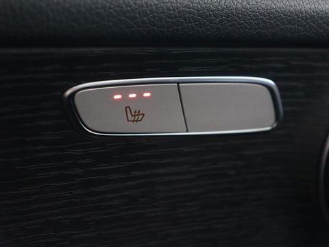 Mercedes-Benz GLC 300de 4MATIC AMG Night | Panoramadak | Adaptive cruise | Trekhaak | Stoelverwarming | Carplay | Leder/Alcantara | Digital Cockpit | 360 Camera | Park Assist
