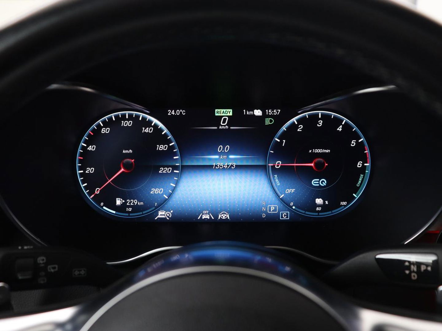 Mercedes-Benz GLC 300de 4MATIC AMG Night | Panoramadak | Adaptive cruise | Trekhaak | Stoelverwarming | Carplay | Leder/Alcantara | Digital Cockpit | 360 Camera | Park Assist