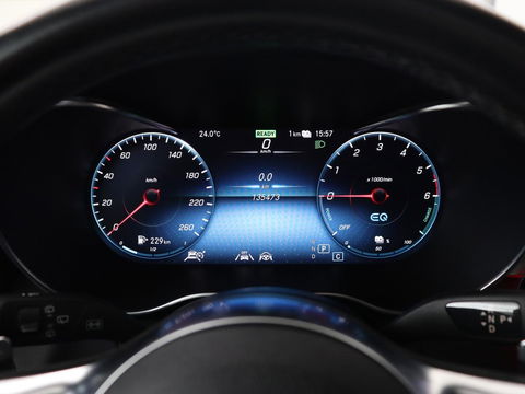 Mercedes-Benz GLC 300de 4MATIC AMG Night | Panoramadak | Adaptive cruise | Trekhaak | Stoelverwarming | Carplay | Leder/Alcantara | Digital Cockpit | 360 Camera | Park Assist