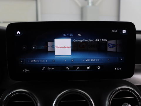 Mercedes-Benz GLC 300de 4MATIC AMG Night | Panoramadak | Adaptive cruise | Trekhaak | Stoelverwarming | Carplay | Leder/Alcantara | Digital Cockpit | 360 Camera | Park Assist