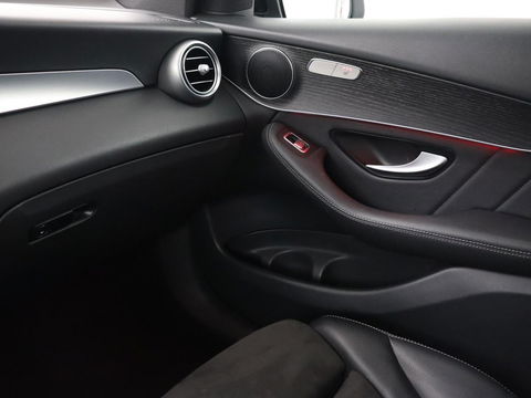 Mercedes-Benz GLC 300de 4MATIC AMG Night | Panoramadak | Adaptive cruise | Trekhaak | Stoelverwarming | Carplay | Leder/Alcantara | Digital Cockpit | 360 Camera | Park Assist