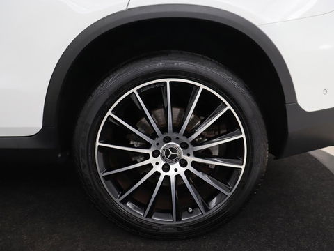 Mercedes-Benz GLC 300de 4MATIC AMG Night | Panoramadak | Adaptive cruise | Trekhaak | Stoelverwarming | Carplay | Leder/Alcantara | Digital Cockpit | 360 Camera | Park Assist