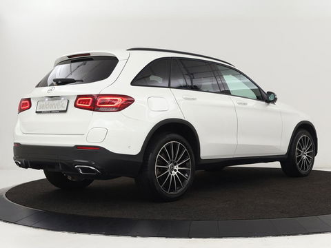 Mercedes-Benz GLC 300de 4MATIC AMG Night | Panoramadak | Adaptive cruise | Trekhaak | Stoelverwarming | Carplay | Leder/Alcantara | Digital Cockpit | 360 Camera | Park Assist