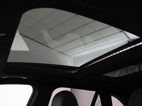 Mercedes-Benz GLC 300de 4MATIC AMG Night | Panoramadak | Adaptive cruise | Trekhaak | Stoelverwarming | Carplay | Leder/Alcantara | Digital Cockpit | 360 Camera | Park Assist