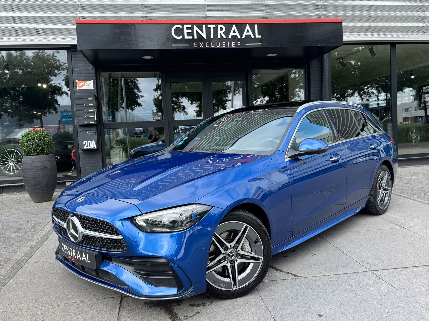 Mercedes-Benz C-Klasse Estate 300 e AMG Pano|313PK|Memory|NL-Auto|Camera|HUD|ACC|Carplay