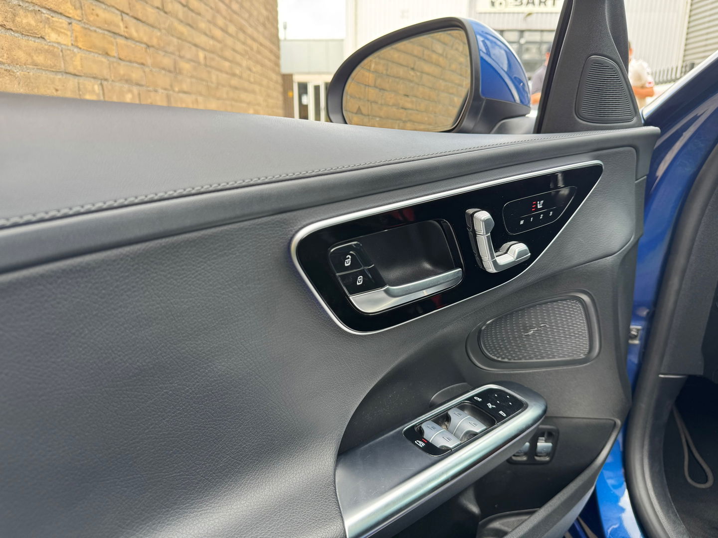 Mercedes-Benz C-Klasse Estate 300 e AMG Pano|313PK|Memory|NL-Auto|Camera|HUD|ACC|Carplay