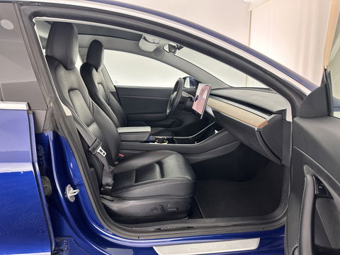 Tesla Model 3 Standard RWD Plus 60 kWh [ 3-Fase ] (INCL.BTW) Aut. *PANO | AUTO-PILOT | LUXURY-LEATHER | KEYLESS | FULL-LED | MEMORY-PACK | SURROUND-VIEW | DAB | CARPLAY | DIGI-COCKPIT | LANE-ASSIST | COMFORT-SEATS | 18"ALU*